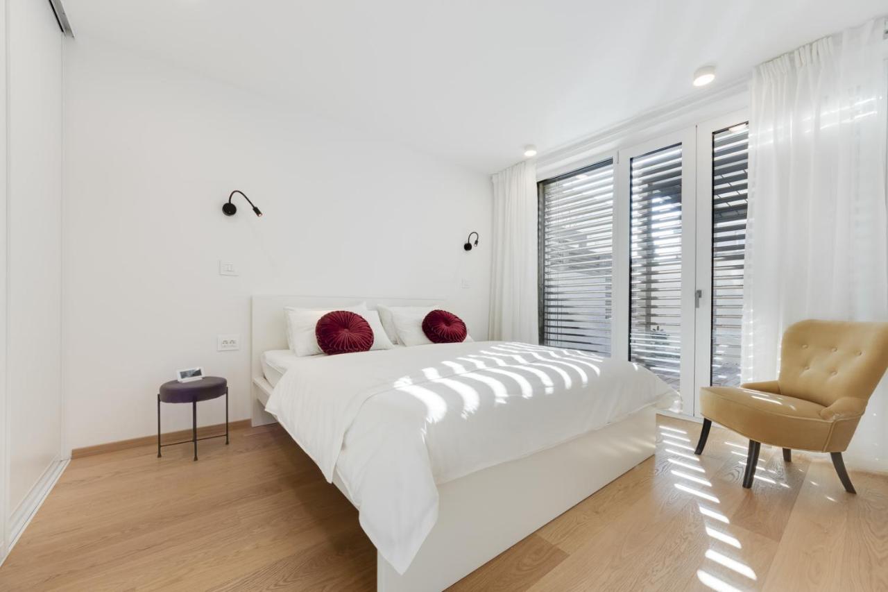 Central Apartment With Private Garage Ljubljana Ngoại thất bức ảnh
